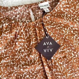 FINAL SALE NWT Ava and Viv top